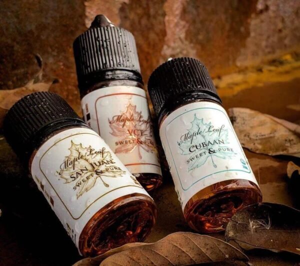 蒸氣孤兒院 https://vaperoc.com › 進口 大|小煙油（E-JUICE） 以經典的煙燻口感作為基底，同時帶有黑奶酪濃濃的香草氣息，豐富的味覺變化，彼此間互相映襯而不衝突同時微微的蜂蜜香氣，散發著絲絲的甜味，給予更多的層次，綿密而不膩口，使得 ...